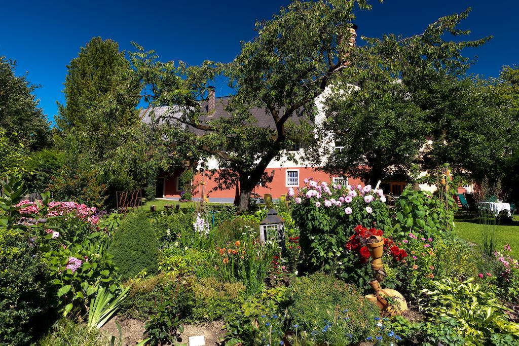Gasthof Braeuer - Familie Eibensteiner Weißkirchen in Steiermark Exteriör bild