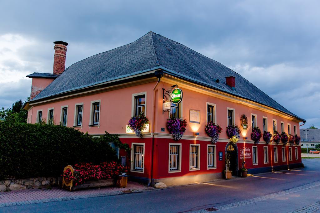 Gasthof Braeuer - Familie Eibensteiner Weißkirchen in Steiermark Exteriör bild
