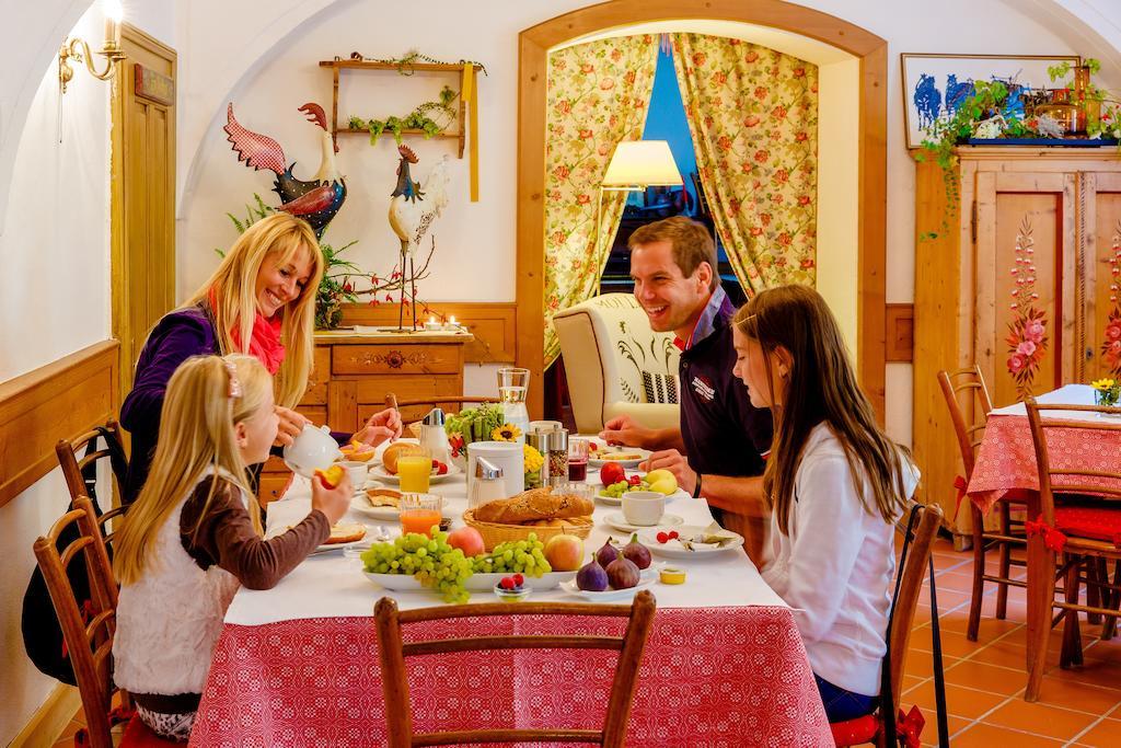 Gasthof Braeuer - Familie Eibensteiner Weißkirchen in Steiermark Exteriör bild