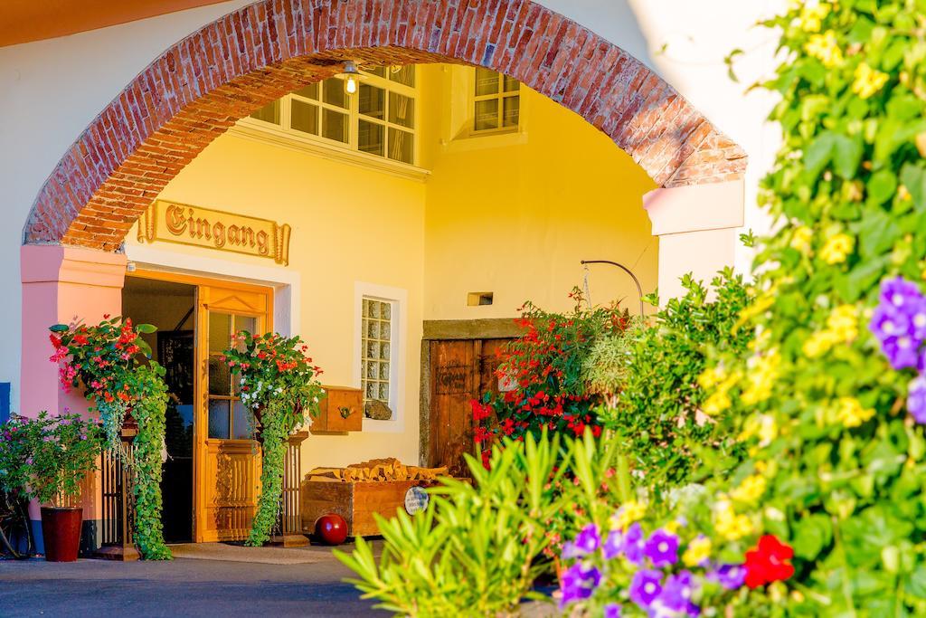 Gasthof Braeuer - Familie Eibensteiner Weißkirchen in Steiermark Exteriör bild